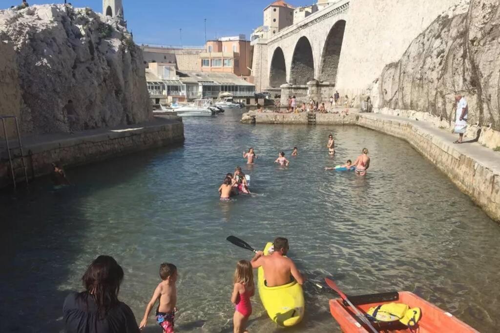 Une Calanque Au Coeur De La Ville Marsiglia Esterno foto