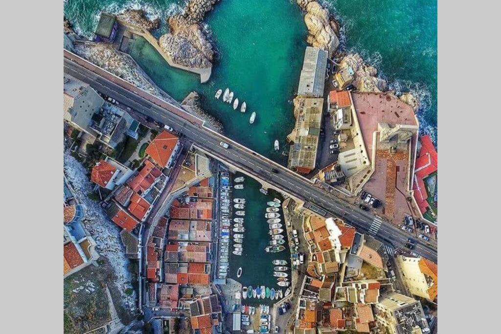 Une Calanque Au Coeur De La Ville Marsiglia Esterno foto