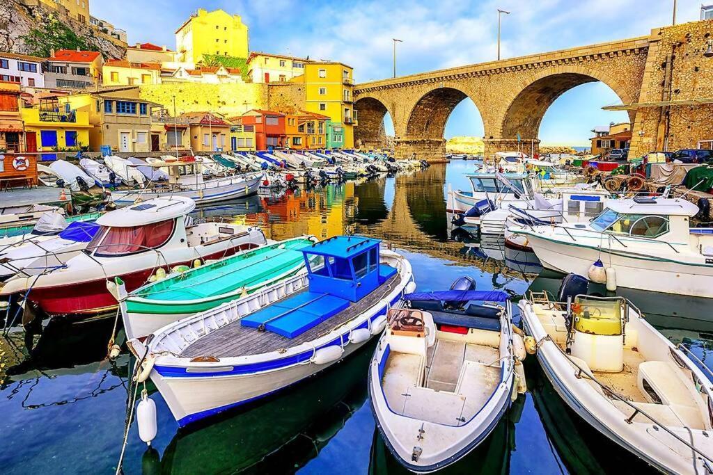 Une Calanque Au Coeur De La Ville Marsiglia Esterno foto